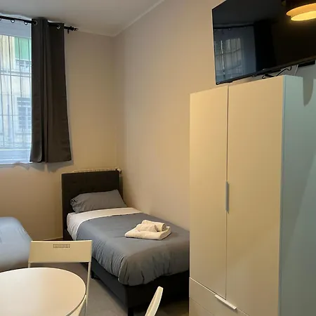 בית הארחה Casa Finalmarina 10 *